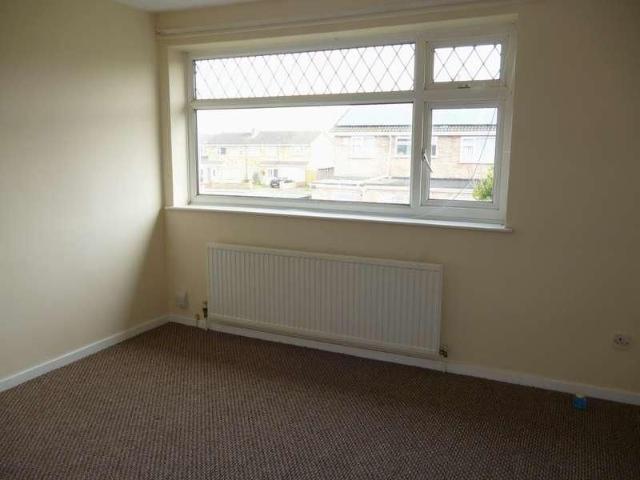 Townhouse for rent in Rushey Mead, Leicester