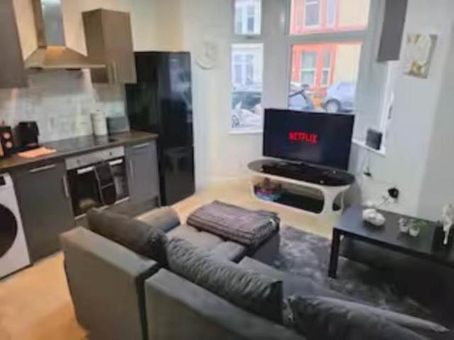 Apartment for rent in Plasnewydd, Falcon Lodge