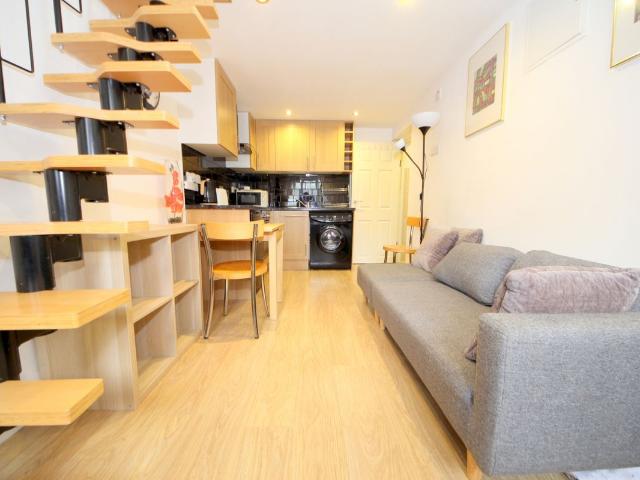 House for rent in Brunswick Park, Greater London