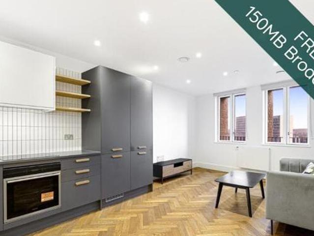 House for rent in Surrey, England