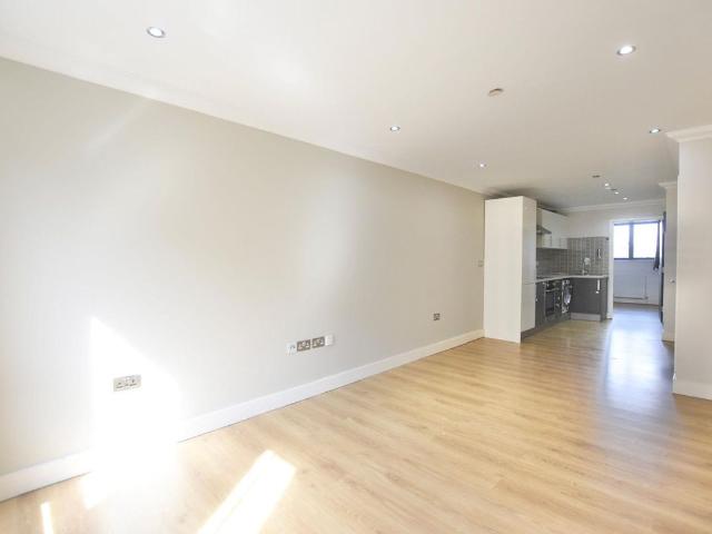 House for rent in Seven Kings, Greater London