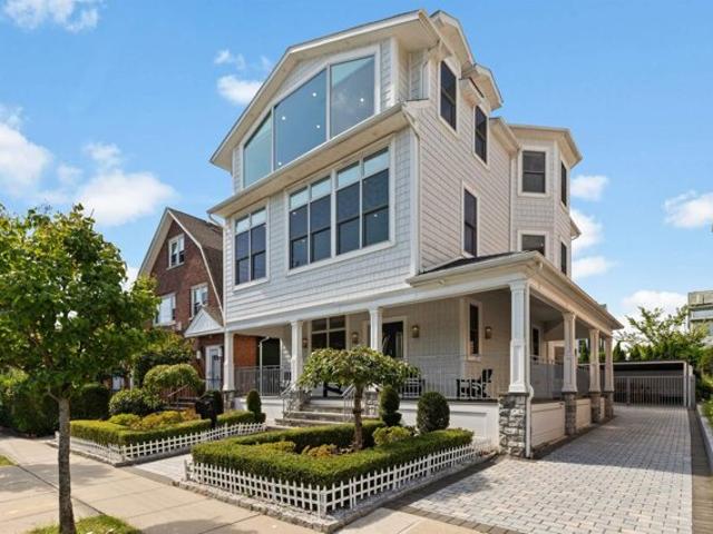 House for sale in Weehawken, Hudson County