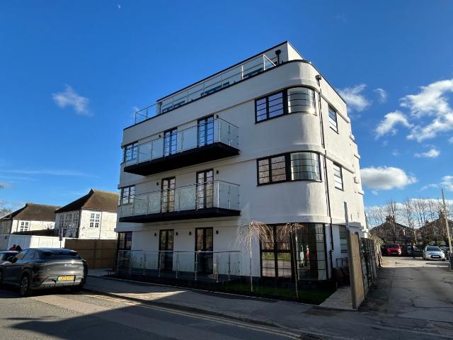 Apartment for rent in Berrylands, Greater London