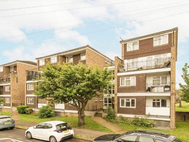 Apartment for rent in Surbiton, Isle Of Man