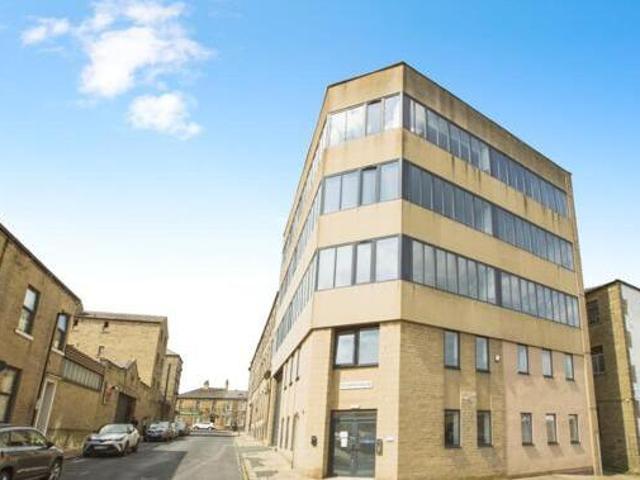 House for sale in Boothtown, Halifax