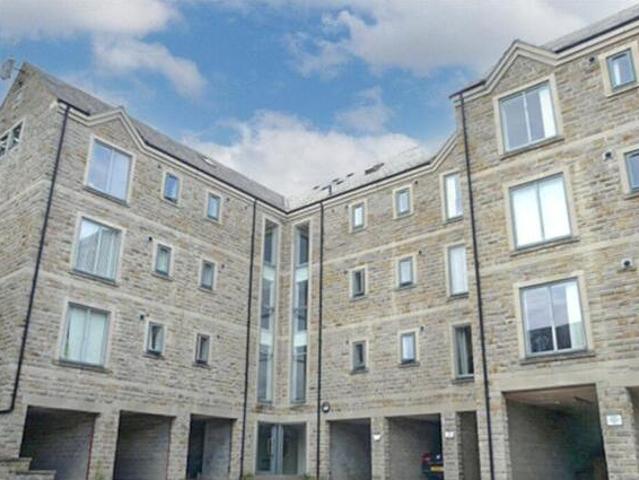 House for sale in Halifax, West Yorkshire