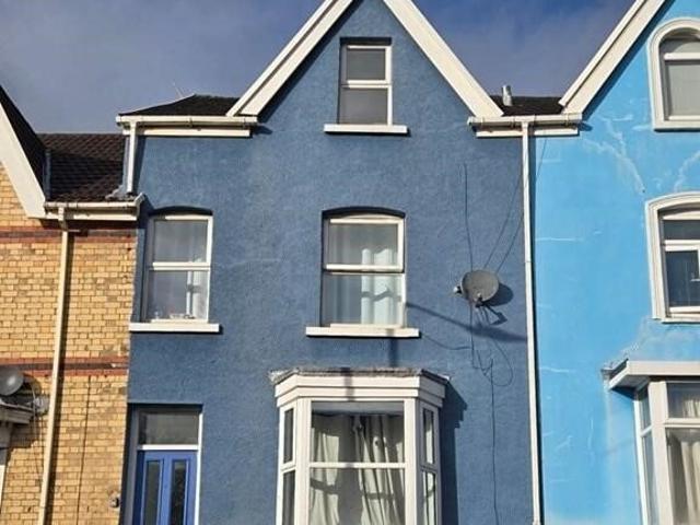House for rent in Nangreaves, Wales
