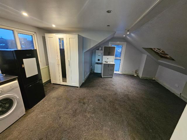 Studio for rent in Rush Green, Greater London