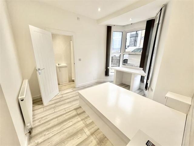 House for rent in Nangreaves, Wales