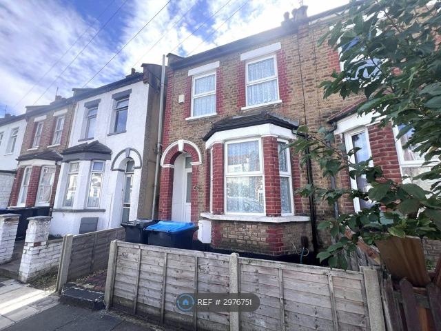 House for rent in London Borough of Enfield, Greater London