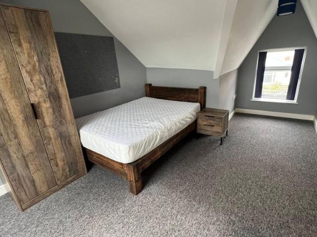 House for rent in Nangreaves, Wales