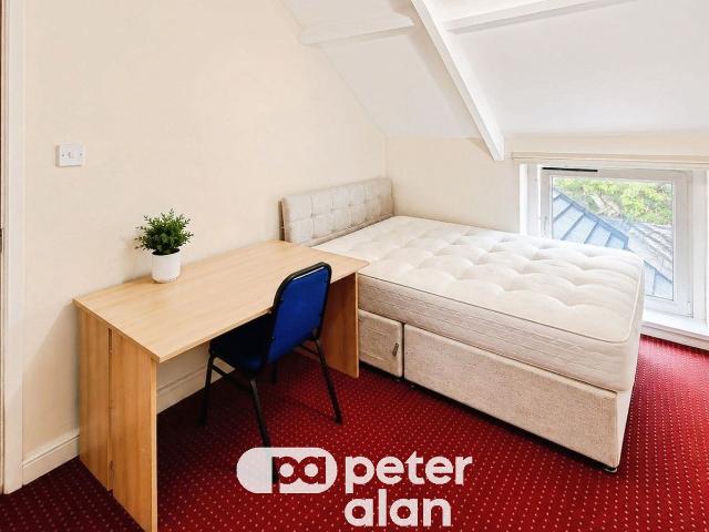 Room for rent in Nangreaves, Wales