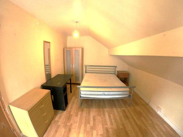 House for rent in Nangreaves, Wales