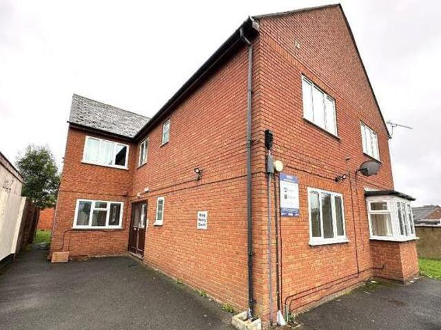 House for sale in Luton