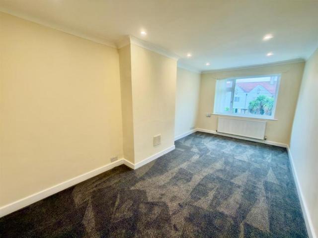 Apartment for rent in Moor Allerton, Leeds