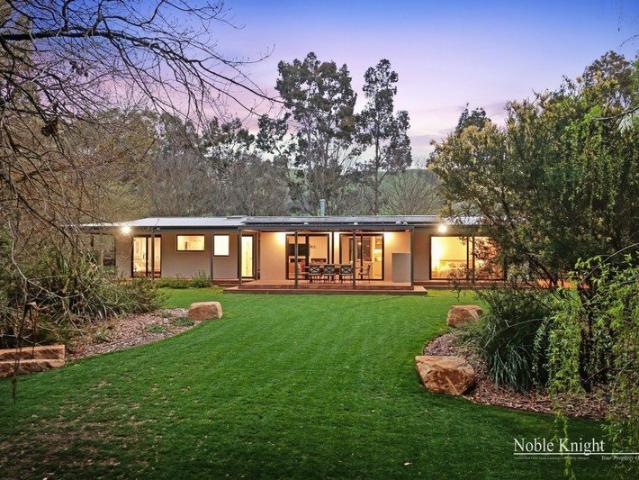 Cottage for sale in Strath Creek, Shire of Murrindindi