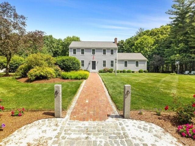 House for sale in Mendon, Massachusetts