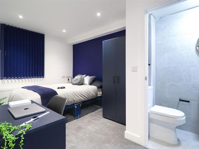 Room for rent in Ball Hill, West Midlands