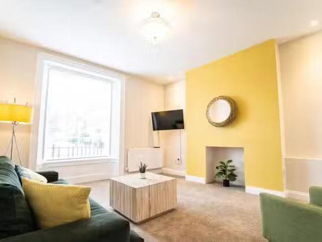 Apartment for rent in Southtown, Stokesby