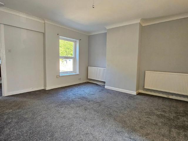 Apartment for rent in Cwm, Wales