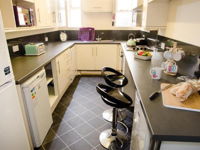 Apartment for rent in Greaves, Bare