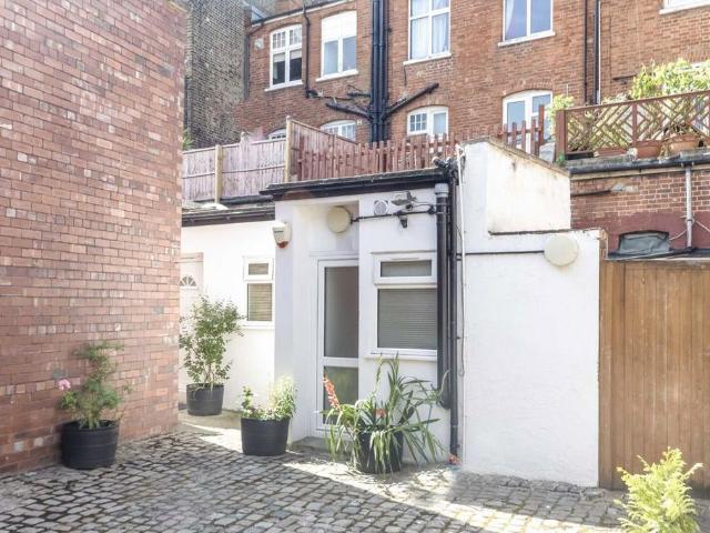 Apartment for rent in Hammersmith, Greater London