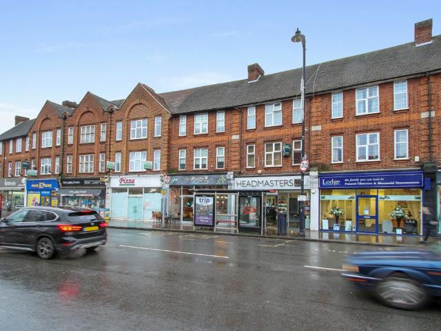 Apartment for rent in Strawberry Hill, Greater London