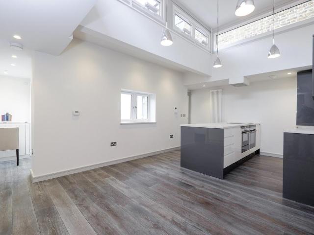 Apartment for rent in St Margarets, Greater London