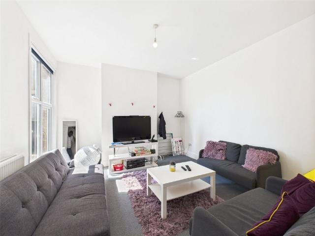 Apartment for rent in St Margarets, Greater London
