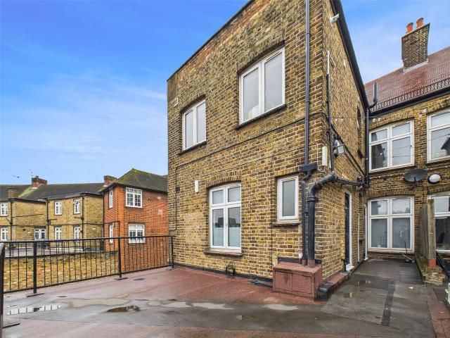 Studio for rent in Strawberry Hill, Greater London