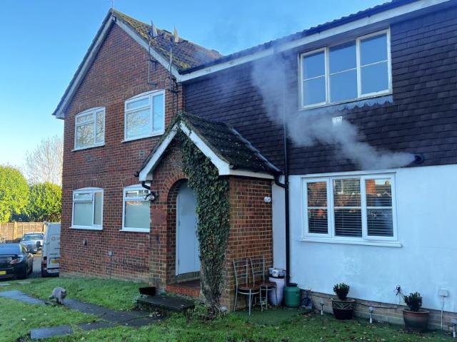 Apartment for rent in Heol-las, Surrey