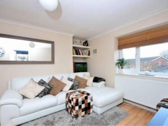 Apartment for rent in Heol-las, Surrey