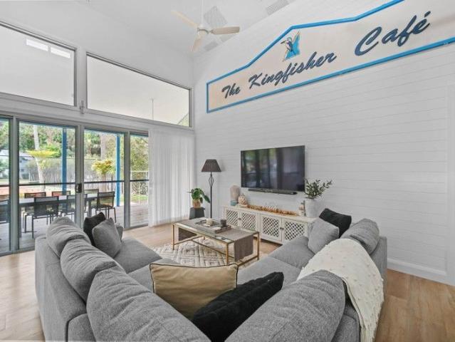 House for sale in Blueys Beach, New South Wales