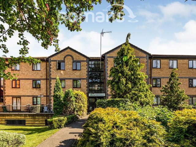 Apartment for rent in Daws Hill, Cressex