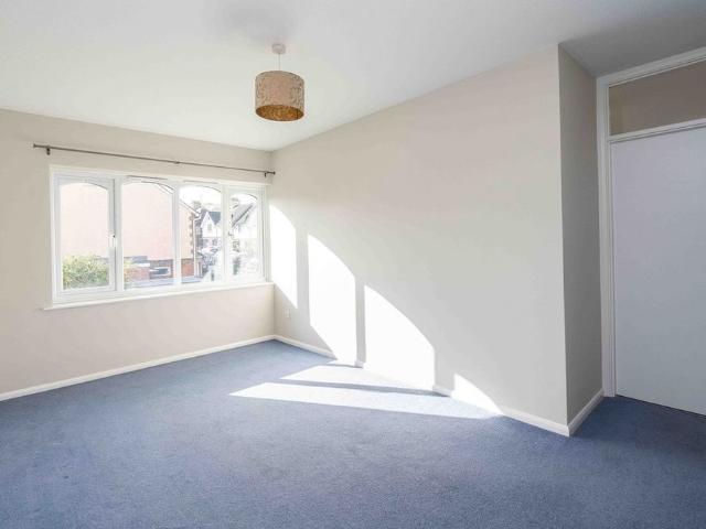 Apartment for rent in Pachesham Park, Surrey