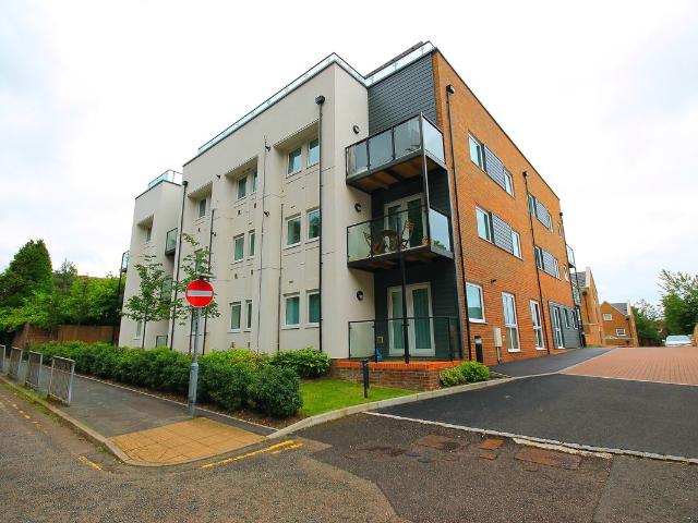 Apartment for rent in Heol-las, Surrey