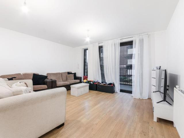 Apartment for rent in Silvertown, Greater London
