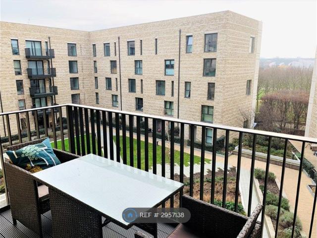 Apartment for rent in Silvertown, Greater London