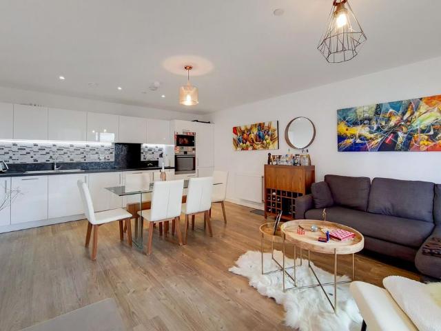 Apartment for rent in Silvertown, Greater London