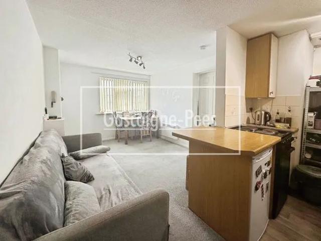 Apartment for rent in Westborough, Surrey