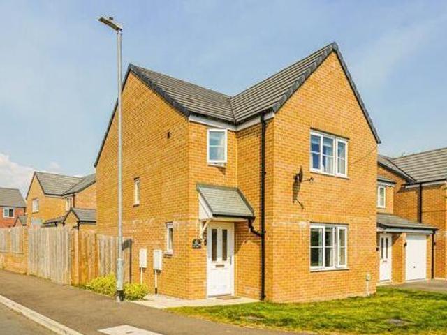 House for sale in Dewsbury, West Yorkshire