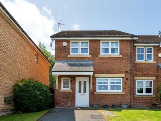 House for sale in Charlesworth, East Midlands