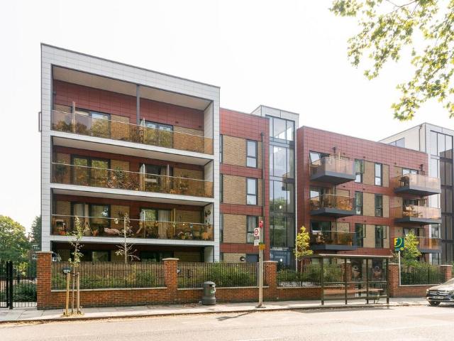 House for rent in London Borough of Ealing, Greater London