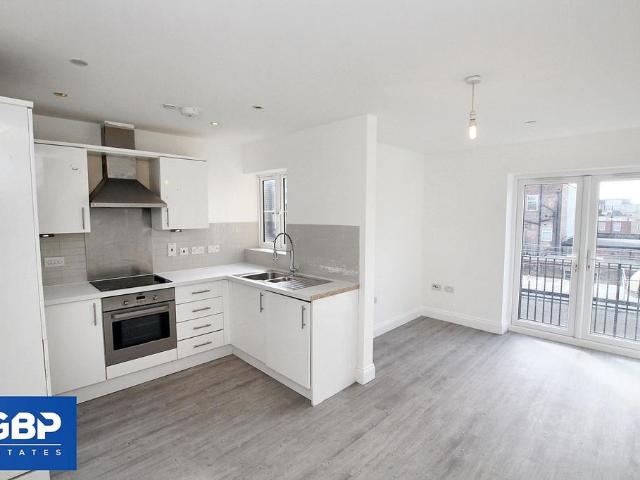 Apartment for rent in Rush Green, Greater London