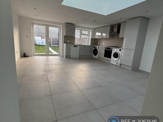 House for rent in London Borough of Ealing, Greater London
