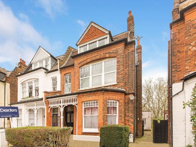 Apartment for rent in Fortis Green, Greater London