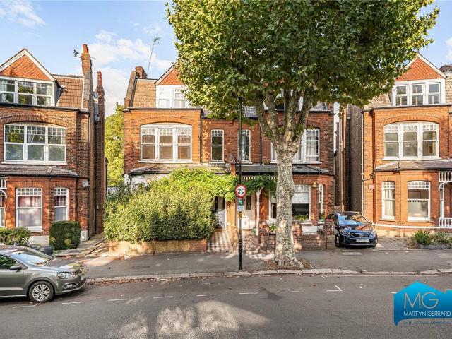 Apartment for rent in Fortis Green, Greater London