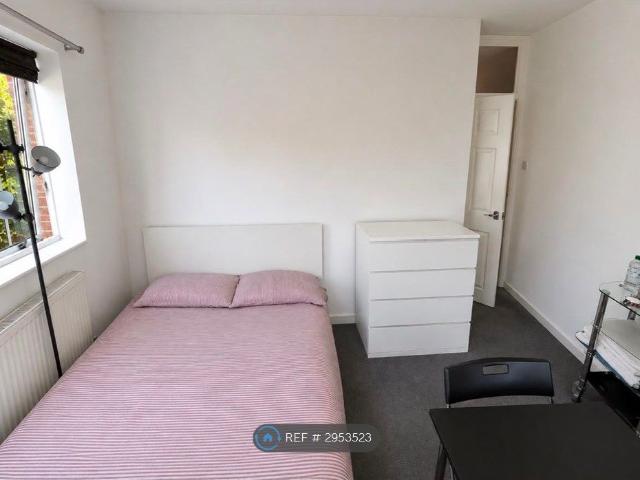 Room for rent in Clapham, Greater London