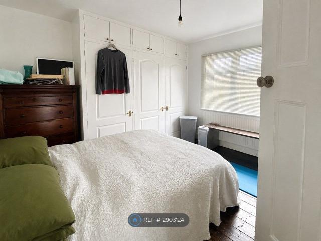 Room for rent in Whitehall, Acol