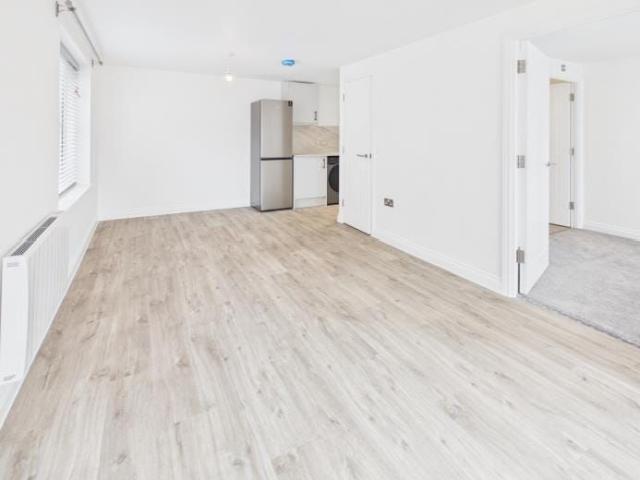 Apartment for rent in Kingswood